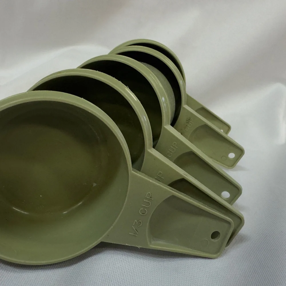 Vintage Tupperware Measuring Cups‎ – Avocado Green – Set of 5 – Nesting